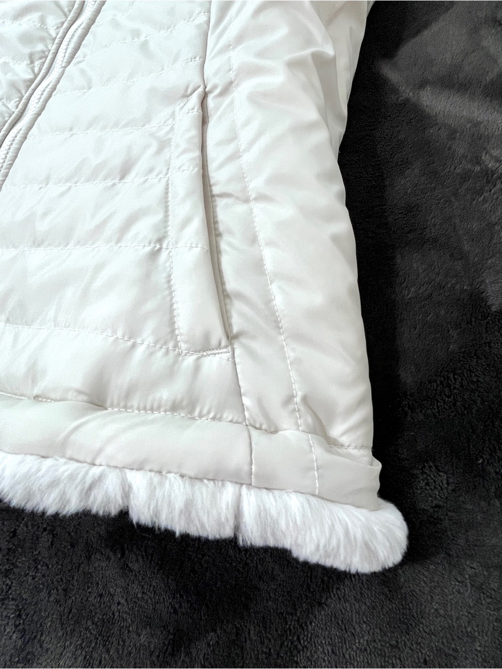 Nicole Miller Reversible Quilted Puffer & Faux Fur Vest Ivory White Size M - Picture 4 of 6